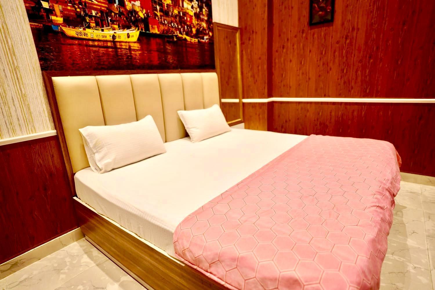 Love hotel Iconic Varanasi