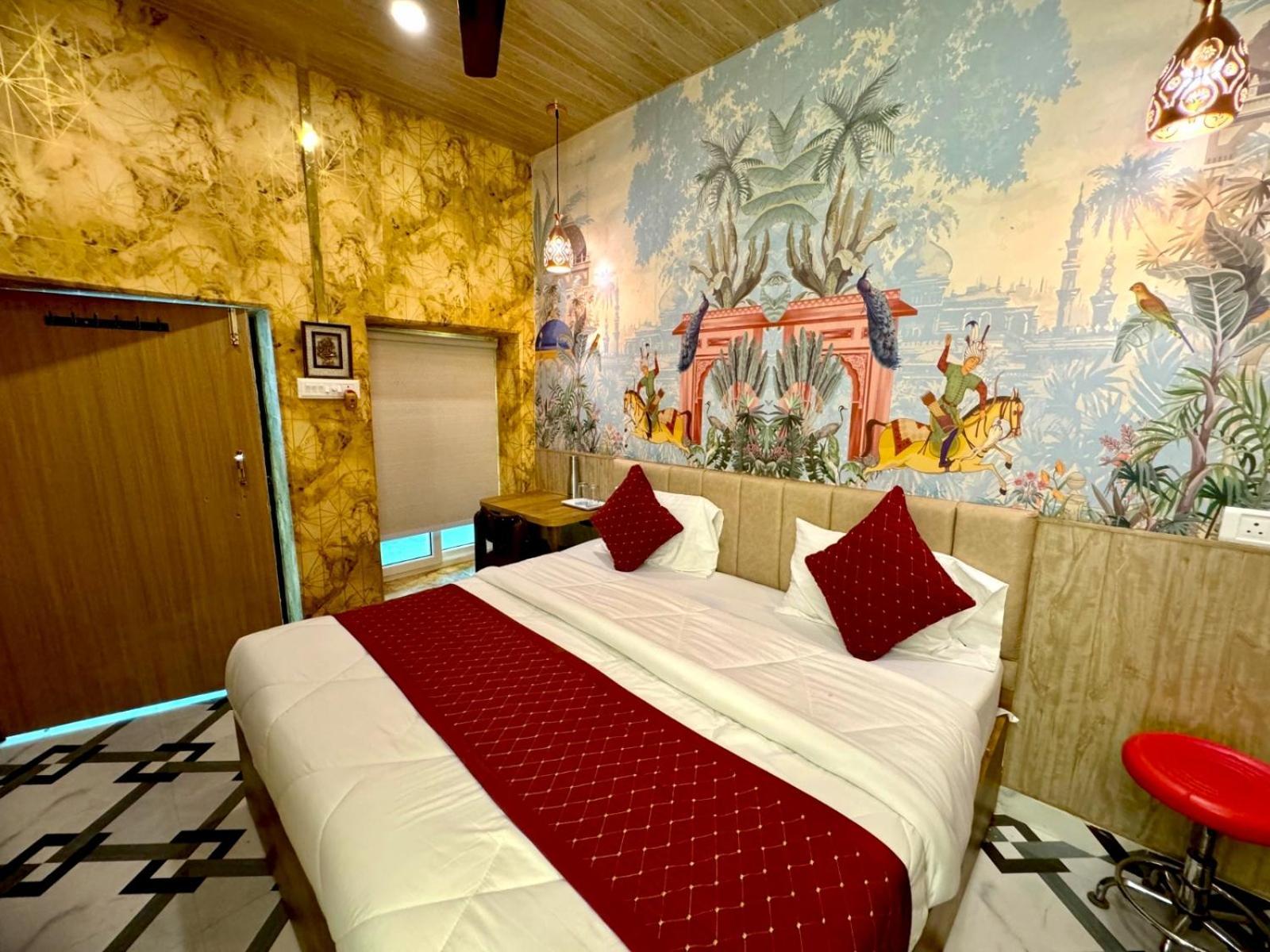 Iconic Love hotel