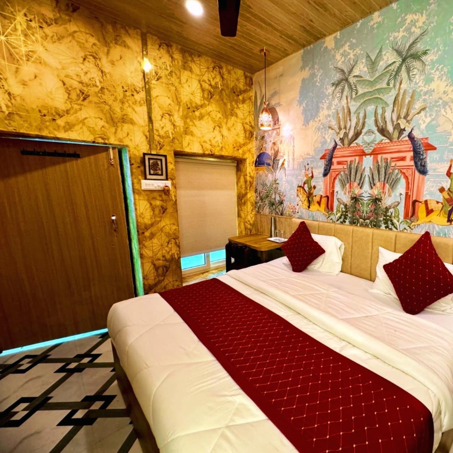 Love hotel Iconic *